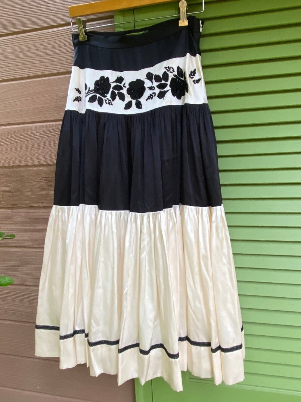 NWT 2003 Y2K Silk Satin Oilily Embroidered Beaded Tiered Full Circle Skirt- 6